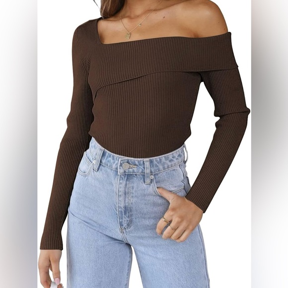 NWT Women’s Off Shoulder Sweaters - Size Small - Picture 6 of 10